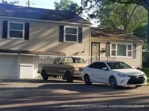 8402 Lowell Ave - Photo 2 of 10