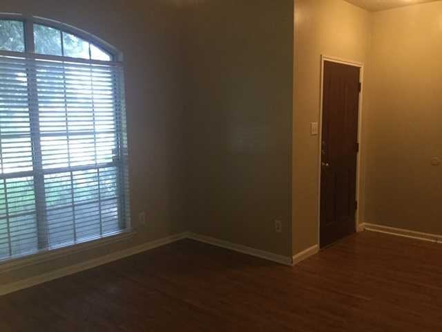 201 Wood Hollow Dr - Photo 3 of 18