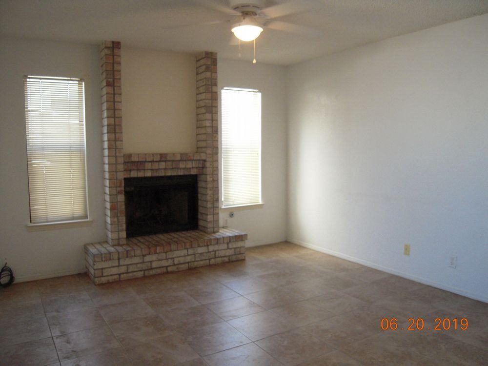 1131 Night Hawk Dr - Photo 3 of 17