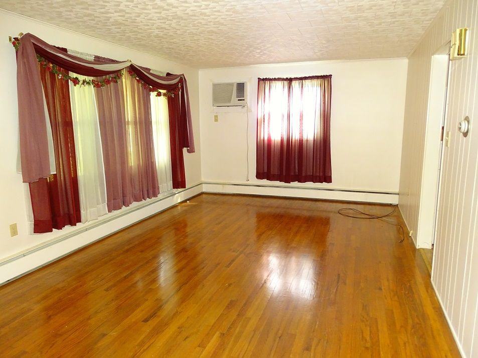 437 S 9th St - Photo 3 of 15