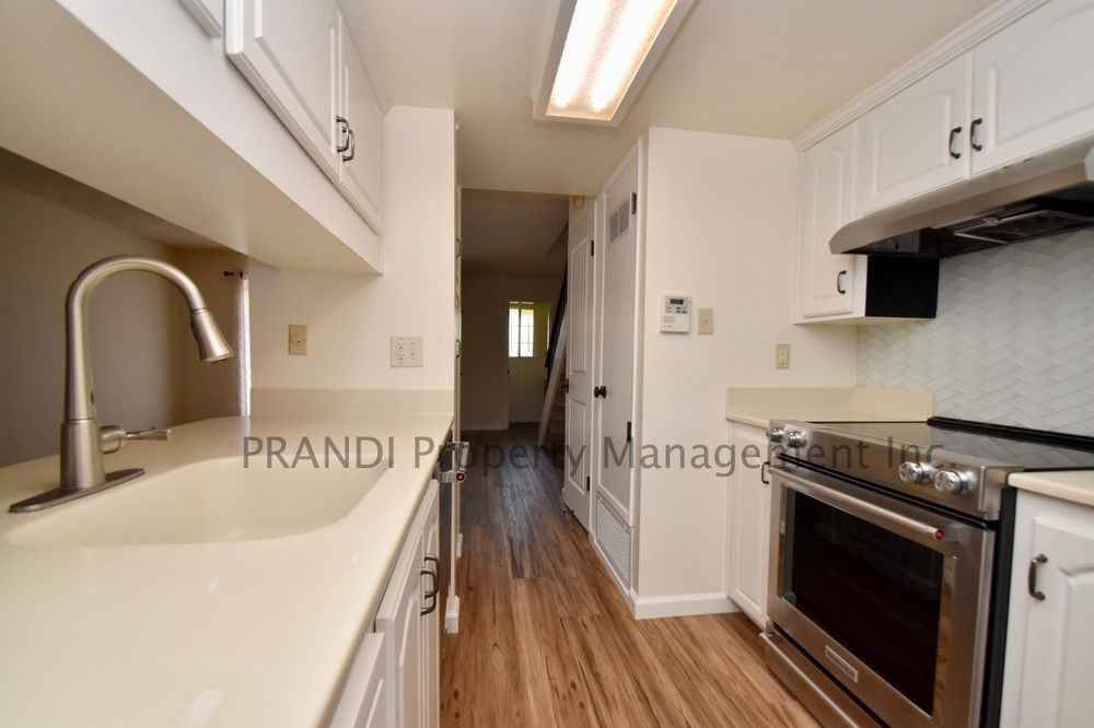 135 Roundtree Blvd - Photo 2 of 11