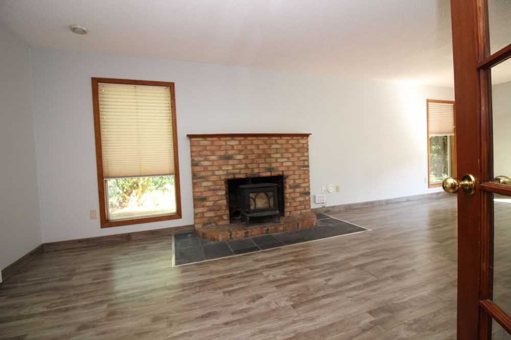6667 Woodgrove Pl - Photo 2 of 16