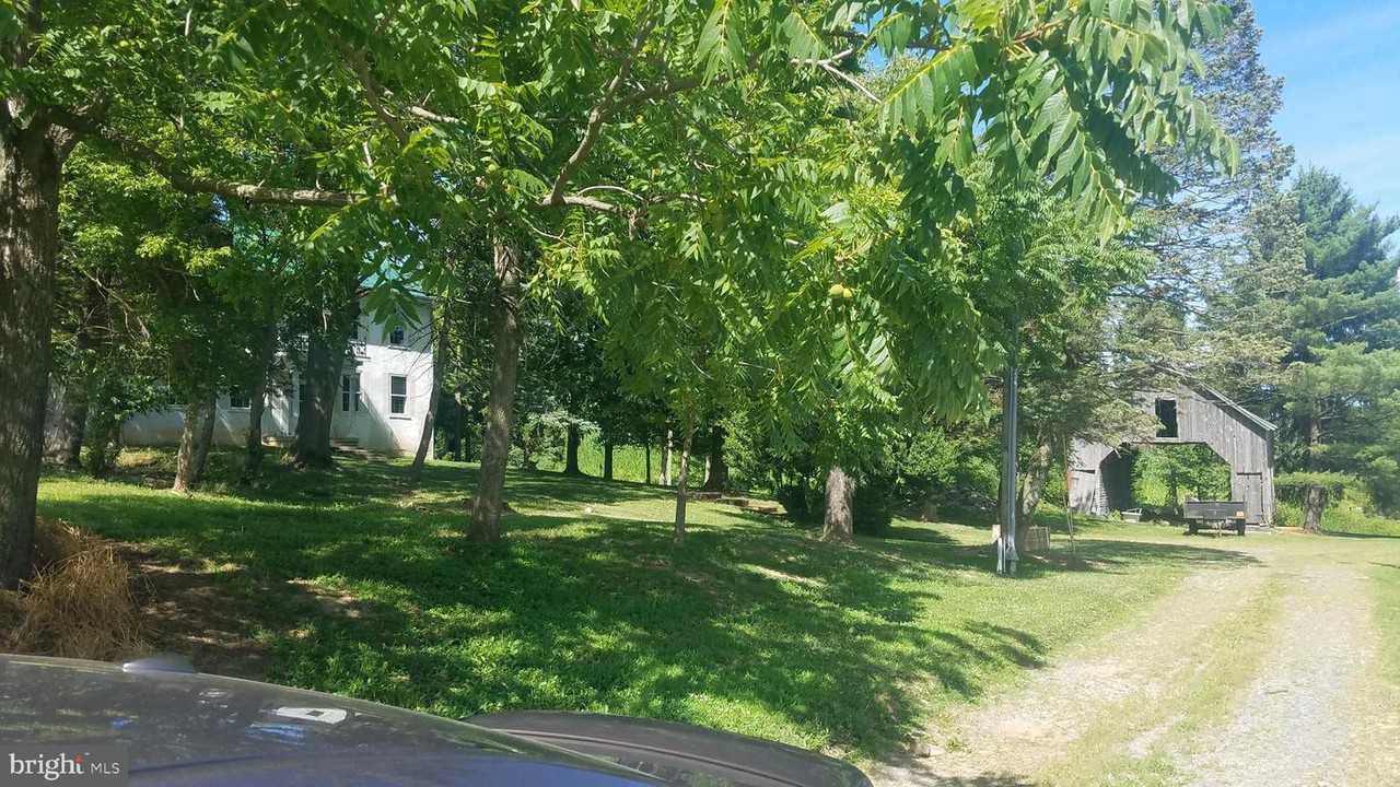 12979 Buchanan Trail W - Photo 3 of 20