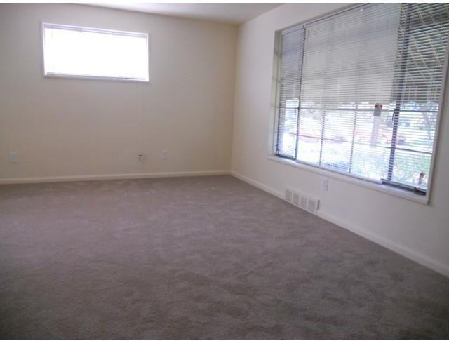 108 Eastern Ave - Photo 2 of 12