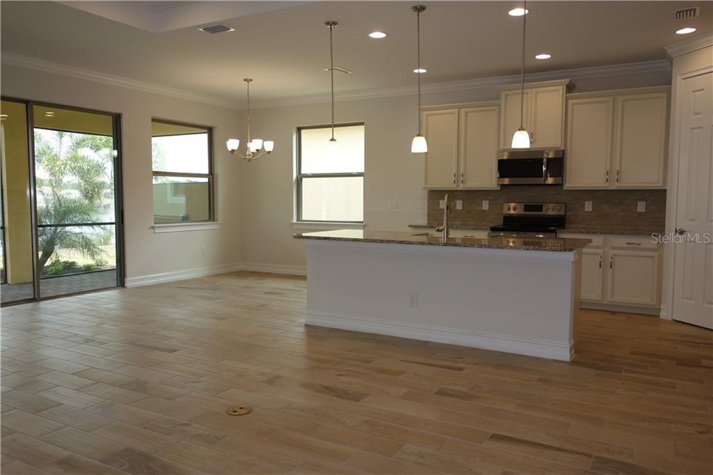 208 Maraviya Blvd - Photo 3 of 17