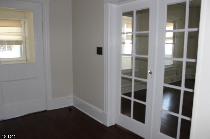 110 Monroe St - Photo 3 of 13