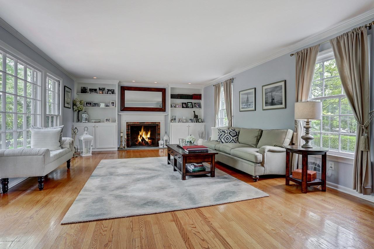 10 Heron Rd - Photo 3 of 34