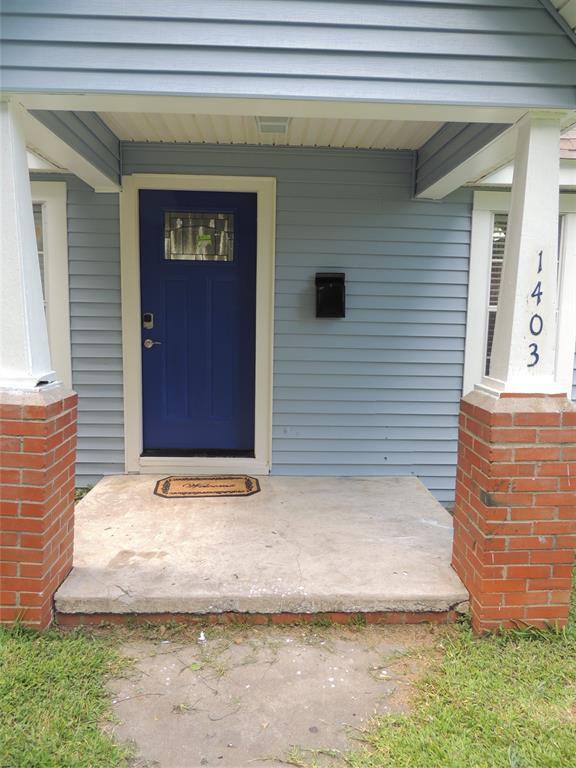 1403 6th St - Photo 2 of 17