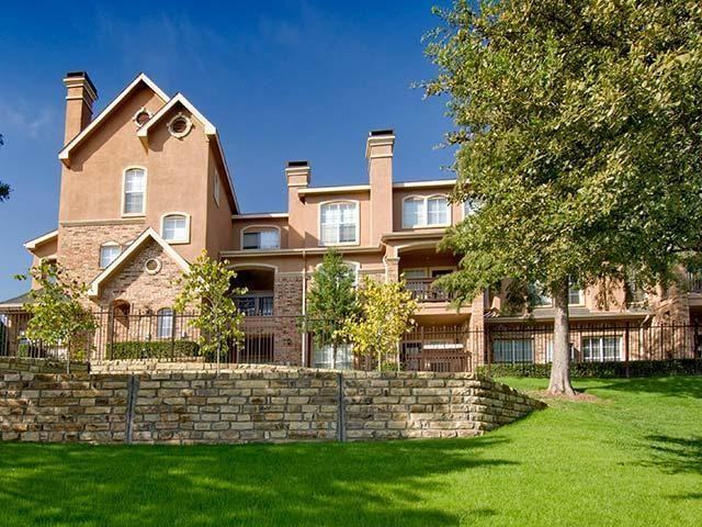 Archstone at MacArthur - Photo 3 of 21