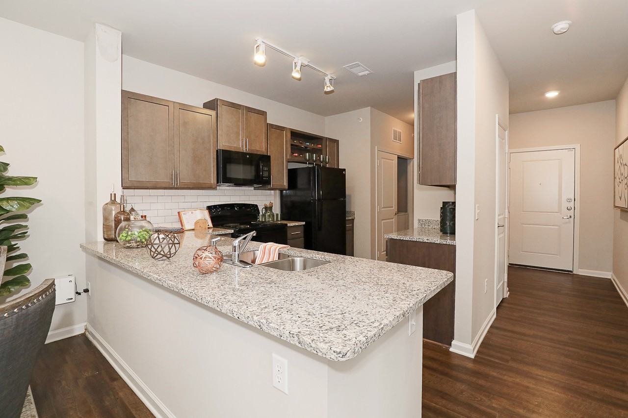 Overlook Exchange - Photo 4 of 32