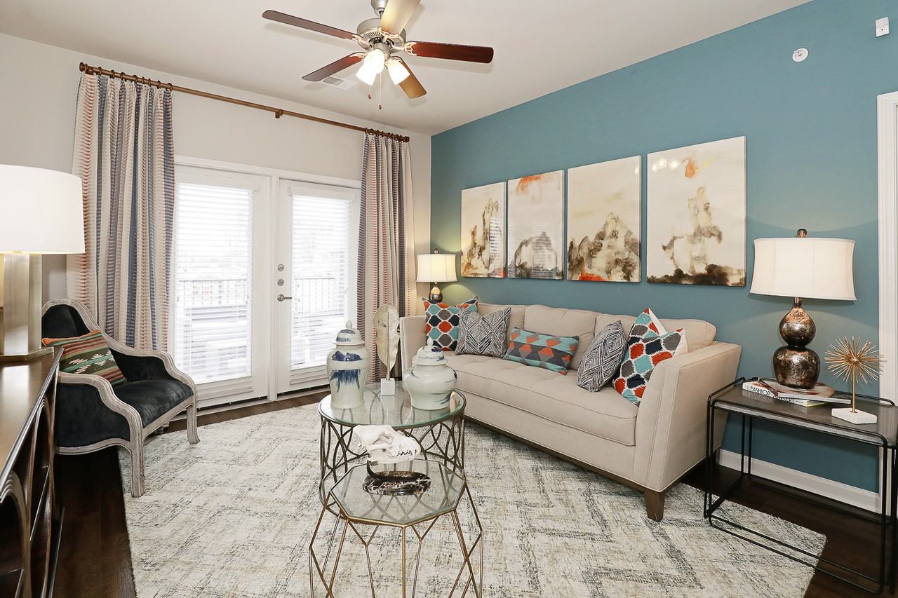 Overlook Exchange - Photo 2 of 32