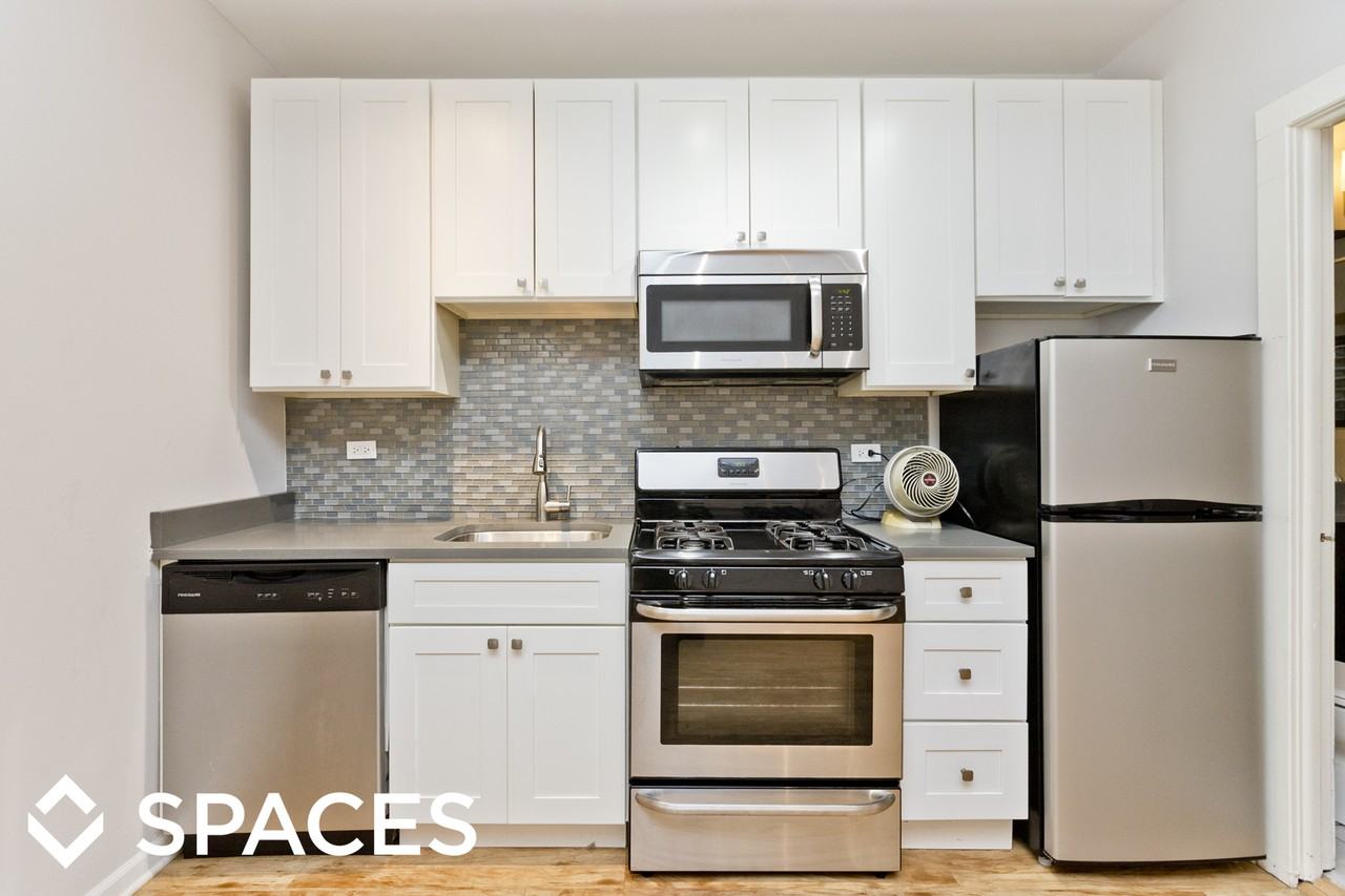 2834 W Palmer St - Photo 2 of 5