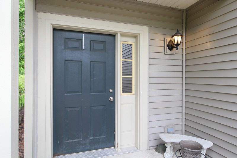 213 Nicole Dr - Photo 2 of 17