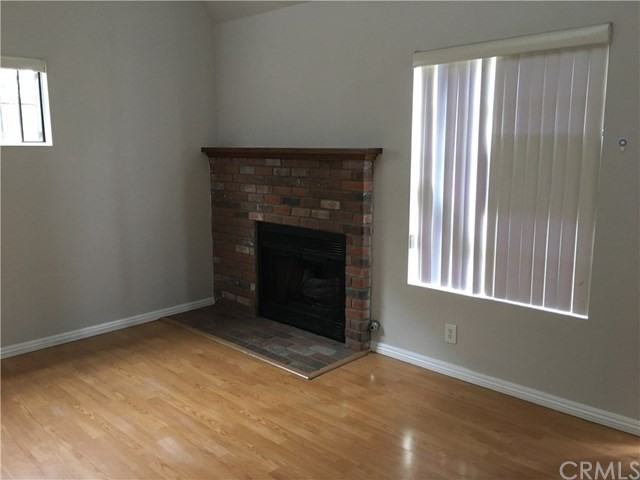 249 S Pine St - Photo 3 of 13