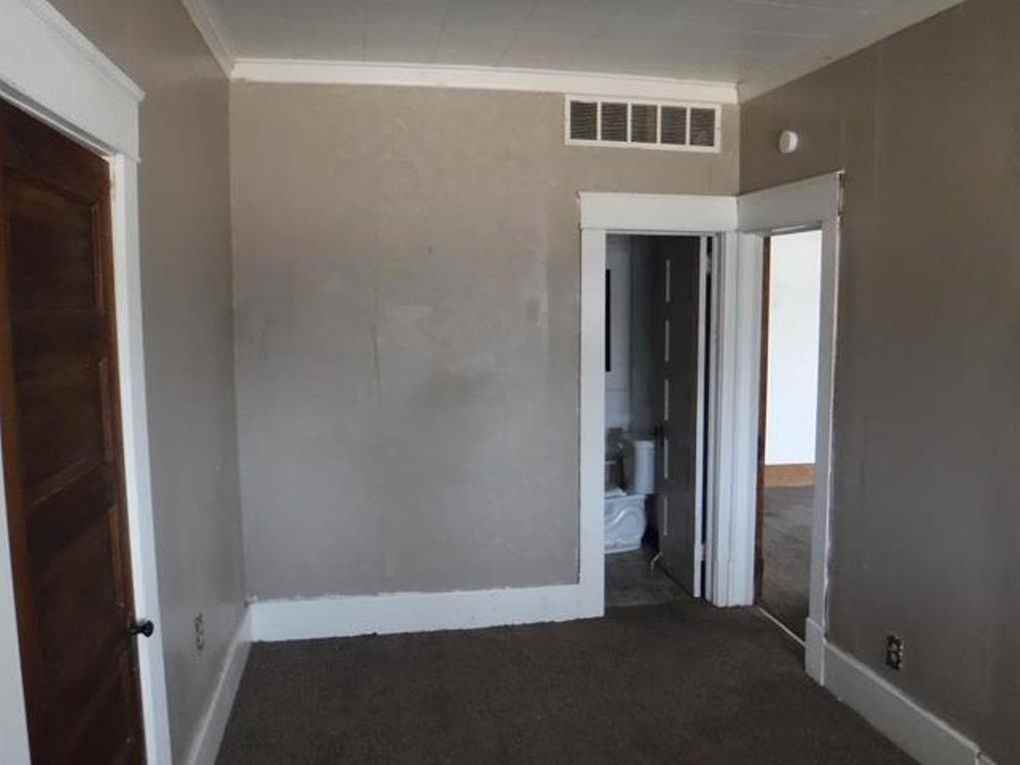 202 West G Avenue - Photo 3 of 10