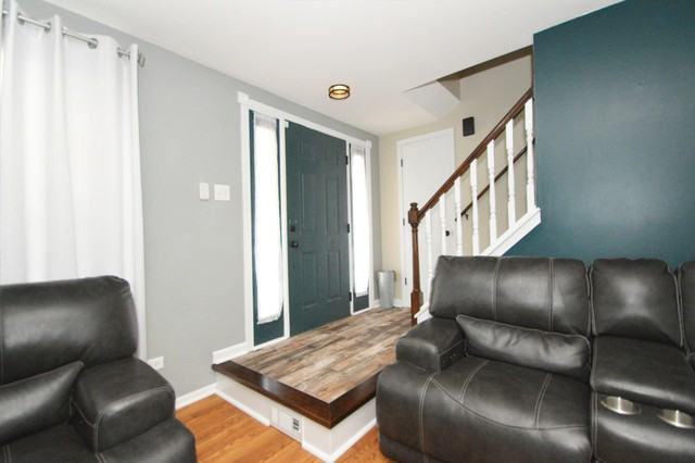 9292 Meadowview Dr - Photo 3 of 16