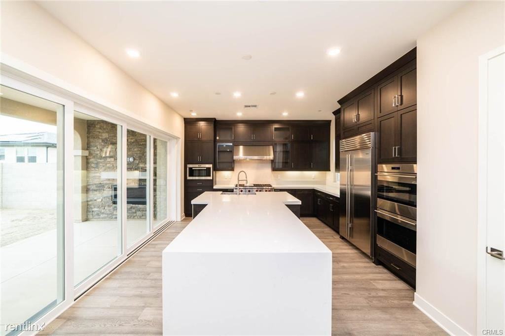 54 Harlow - Photo 3 of 48