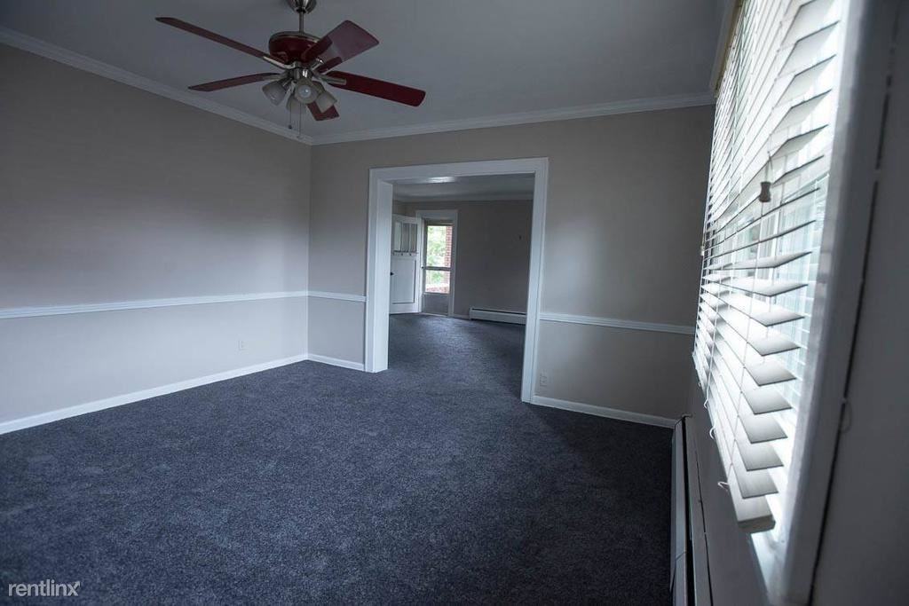 1027 Macon Ave - Photo 2 of 17