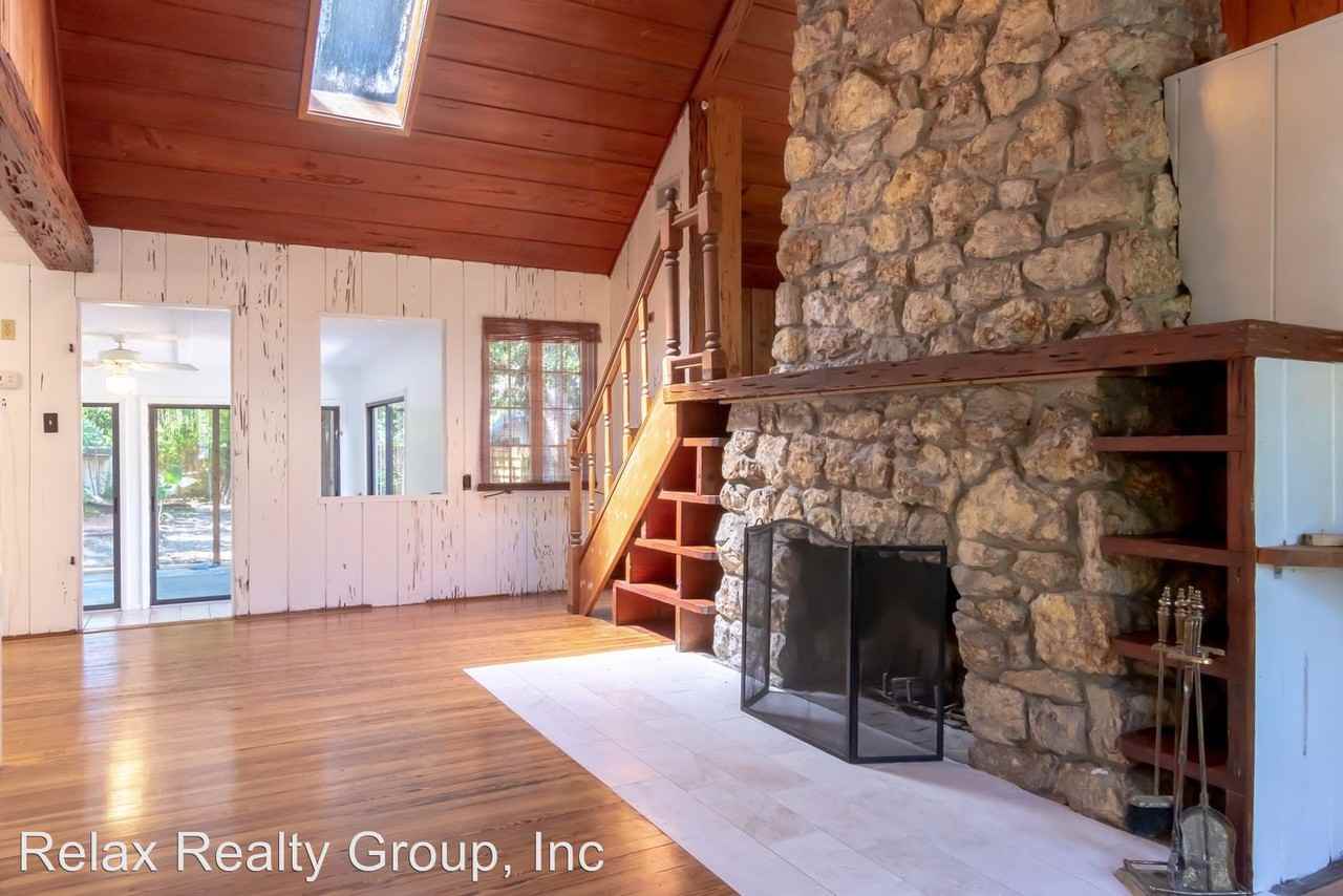 1654 Floyd St - Photo 3 of 21