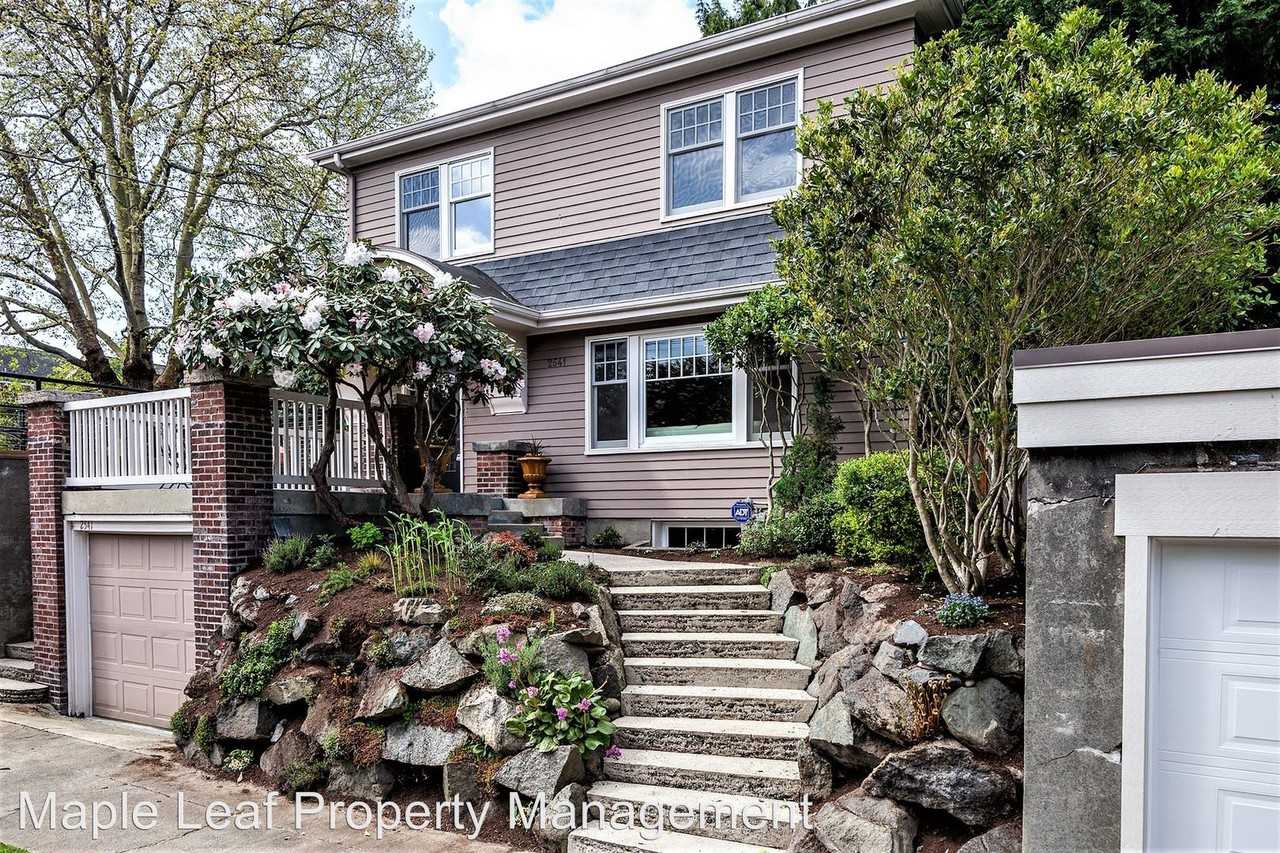 2541 Westview Dr W - Photo 2 of 27