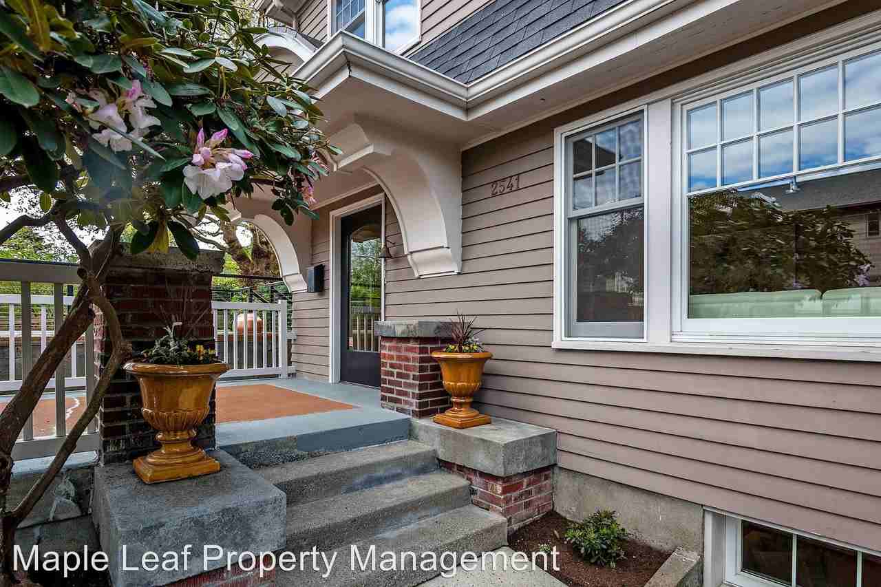 2541 Westview Dr W - Photo 3 of 27