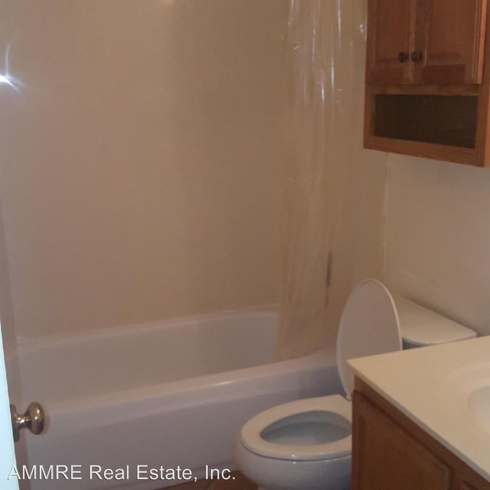 1300 Tanglewood Pl NW - Photo 3 of 6