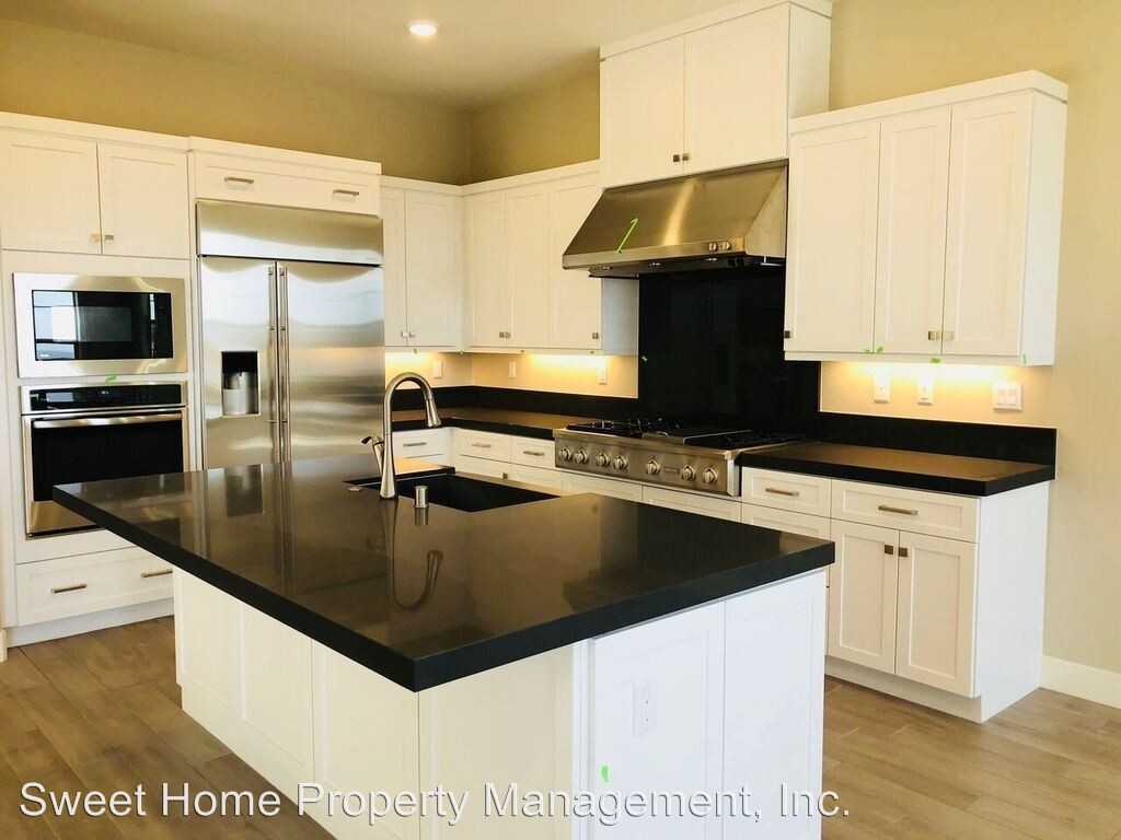 174 Scale - Photo 2 of 25