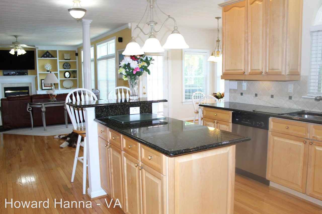 521 Vespasian Circle - Photo 3 of 37
