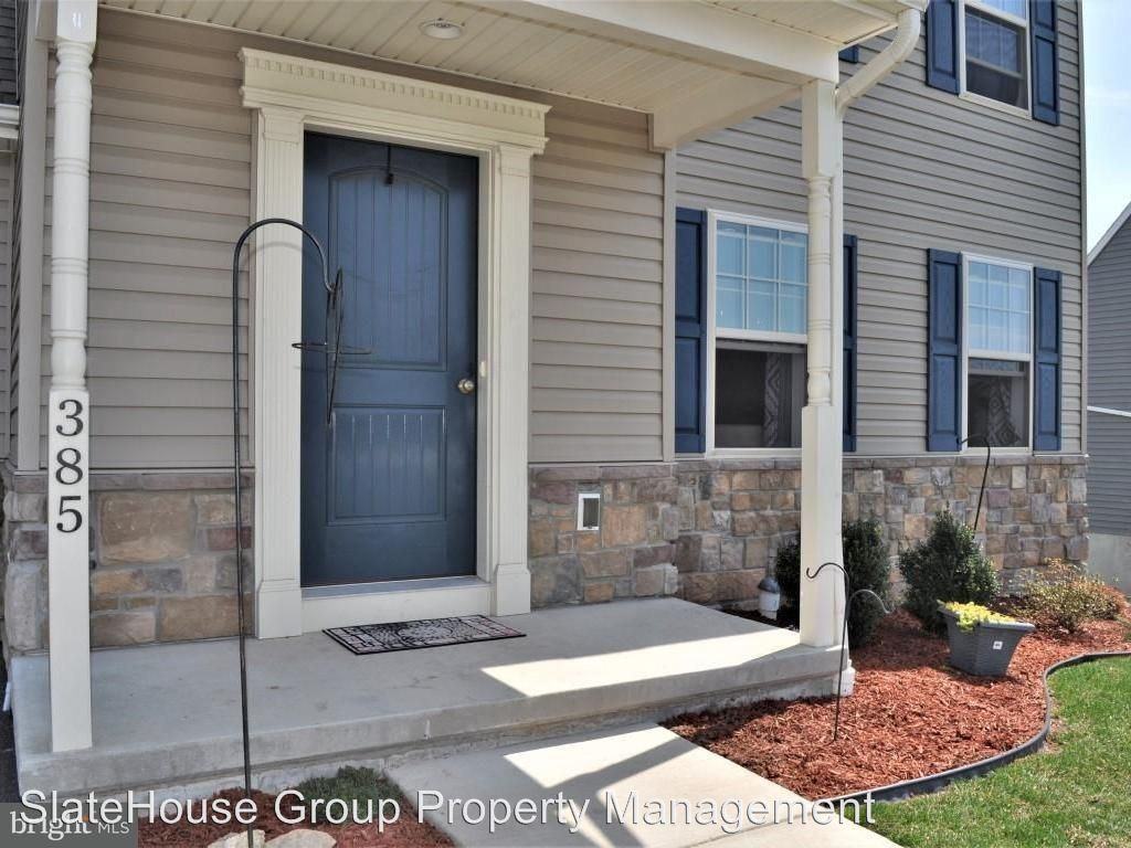 385 Riviera St - Photo 2 of 35
