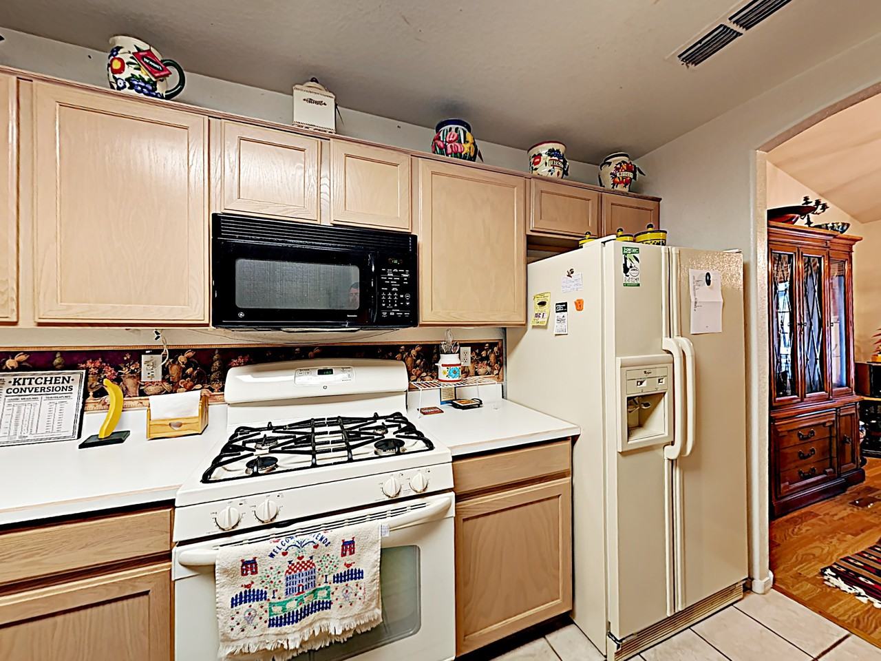 11072 W Mohawk Ln - Photo 3 of 16