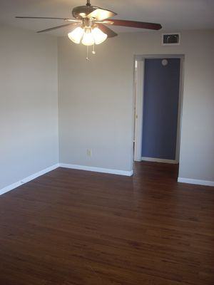 621 Glazebrook St - Photo 6 of 7