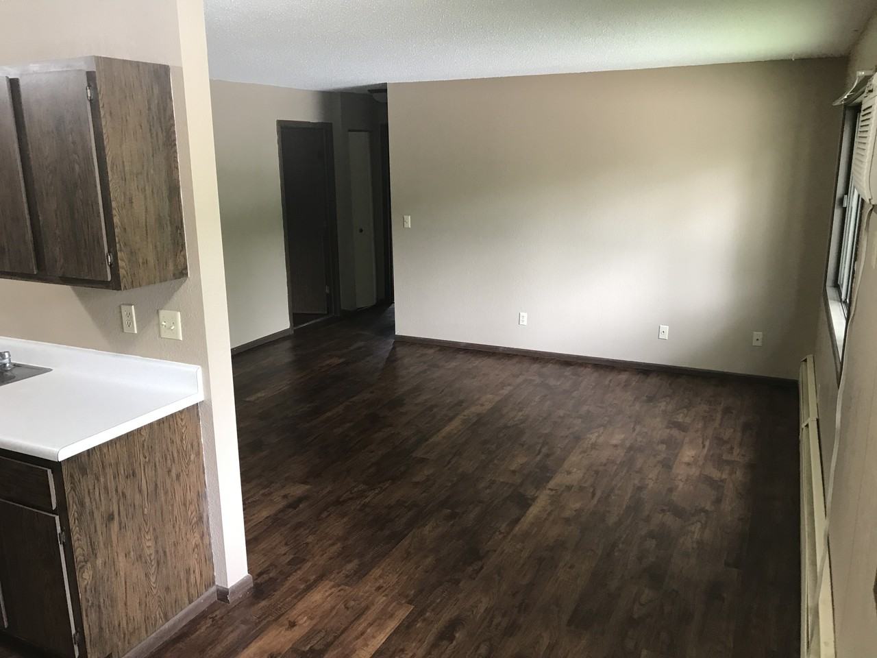 507 Village Dr - Photo 2 of 8