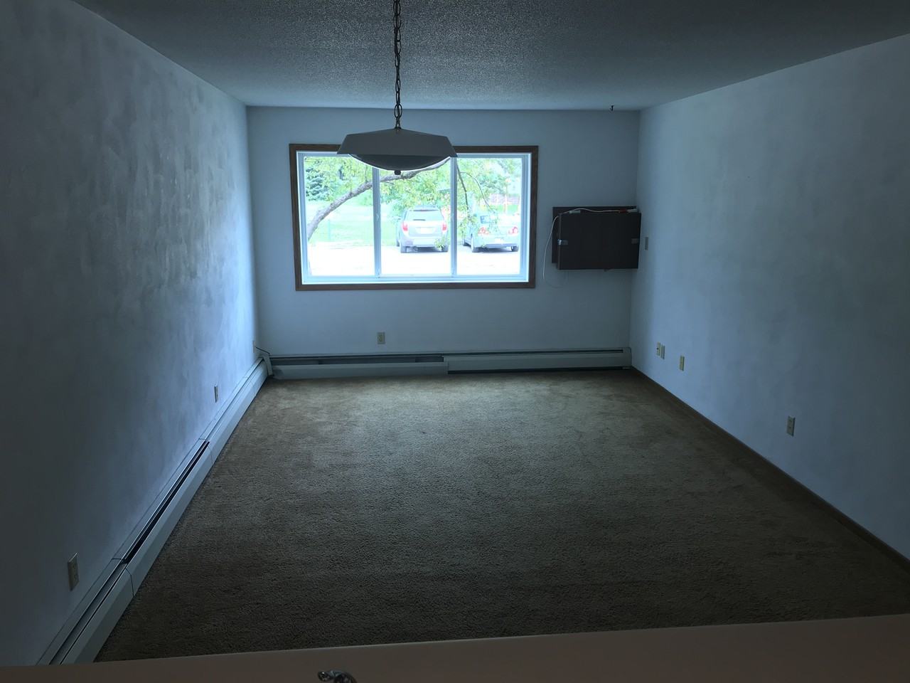 513 Village Dr - Photo 3 of 15