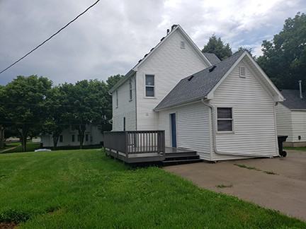 2521 Chicago Ave - Photo 2 of 14