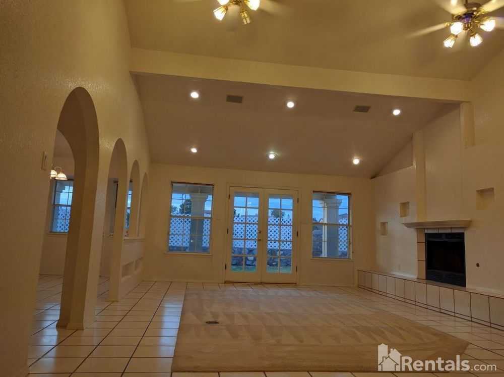 7417 Mission Viejo Dr - Photo 2 of 10