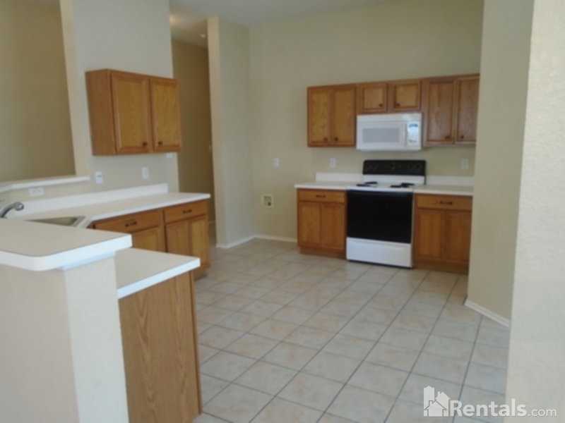 11140 Pleasant Wood Ln - Photo 3 of 18