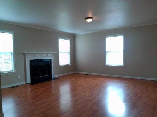 2502 Euclid Dr - Photo 2 of 10