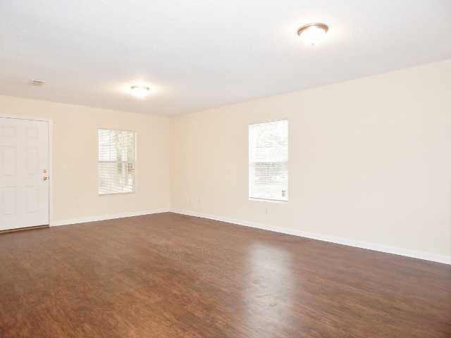 4043 Grant Rd - Photo 2 of 9