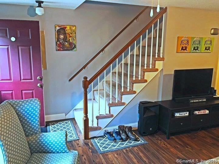 44 Concord Dr - Photo 2 of 11