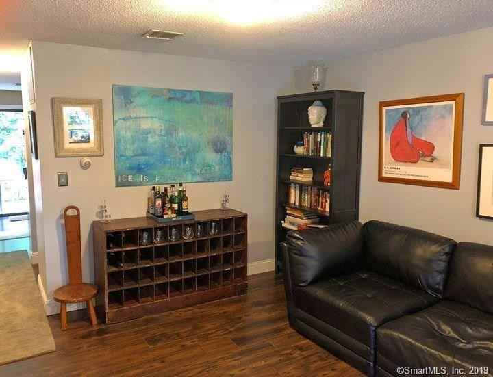 44 Concord Dr - Photo 3 of 11