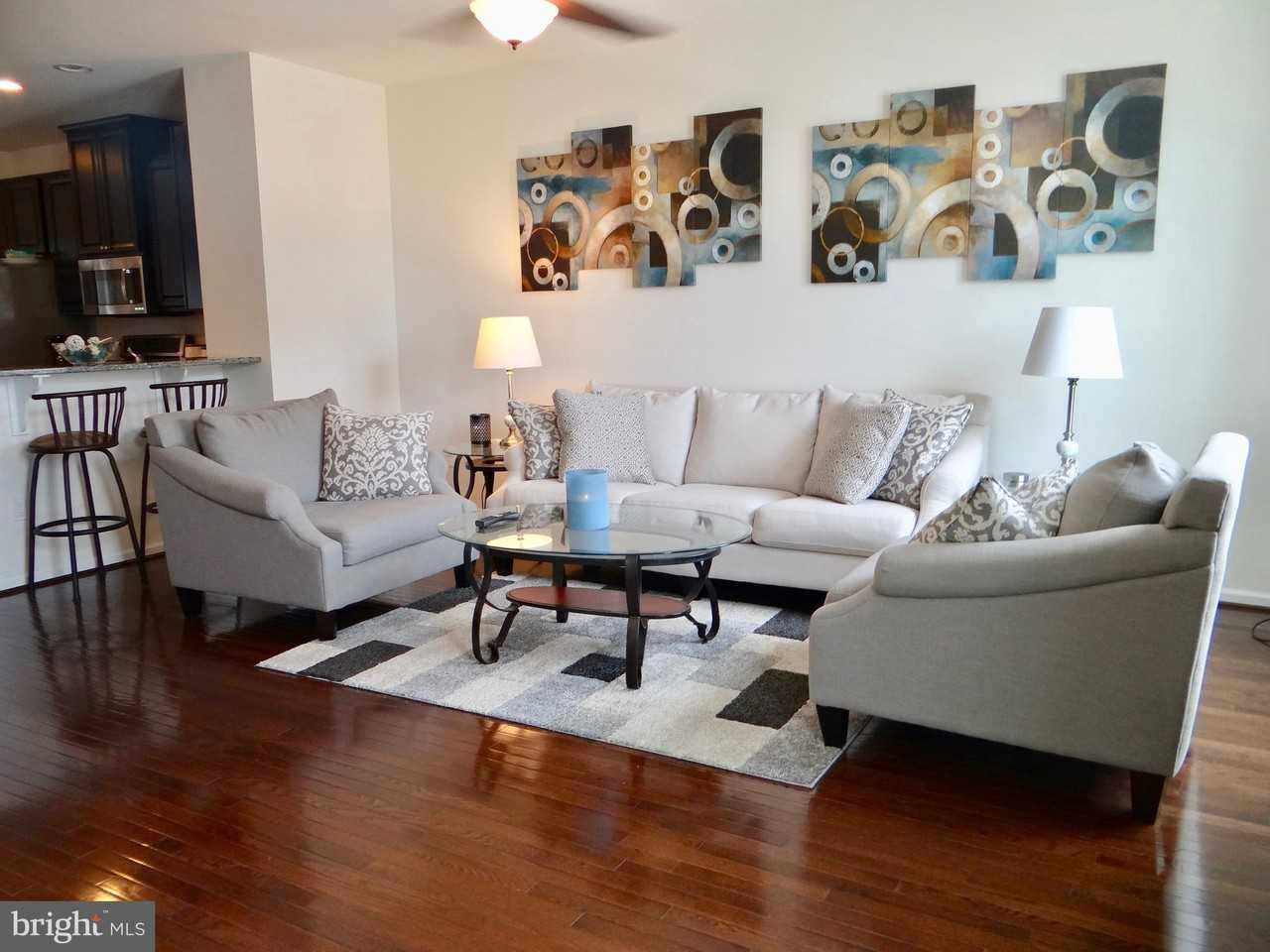 1041 Regency Pl - Photo 3 of 22