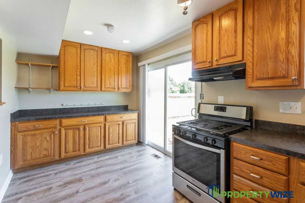 7 King Richard Ct - Photo 2 of 24