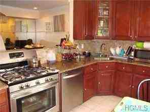 11 Jackson Avenue Unit 31 #31 - Photo 2 of 10