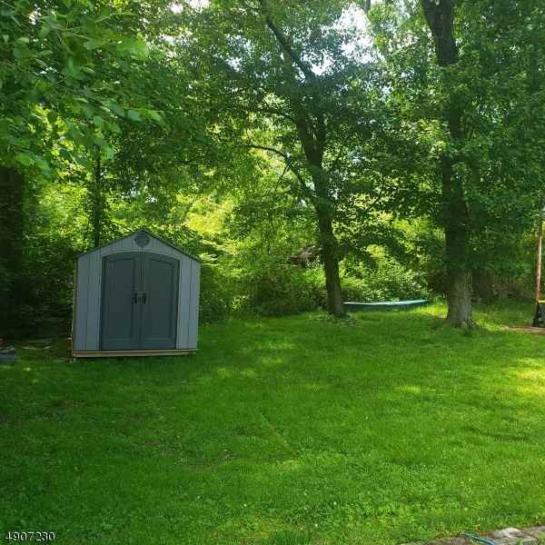 49 Manor Rd - Photo 2 of 17