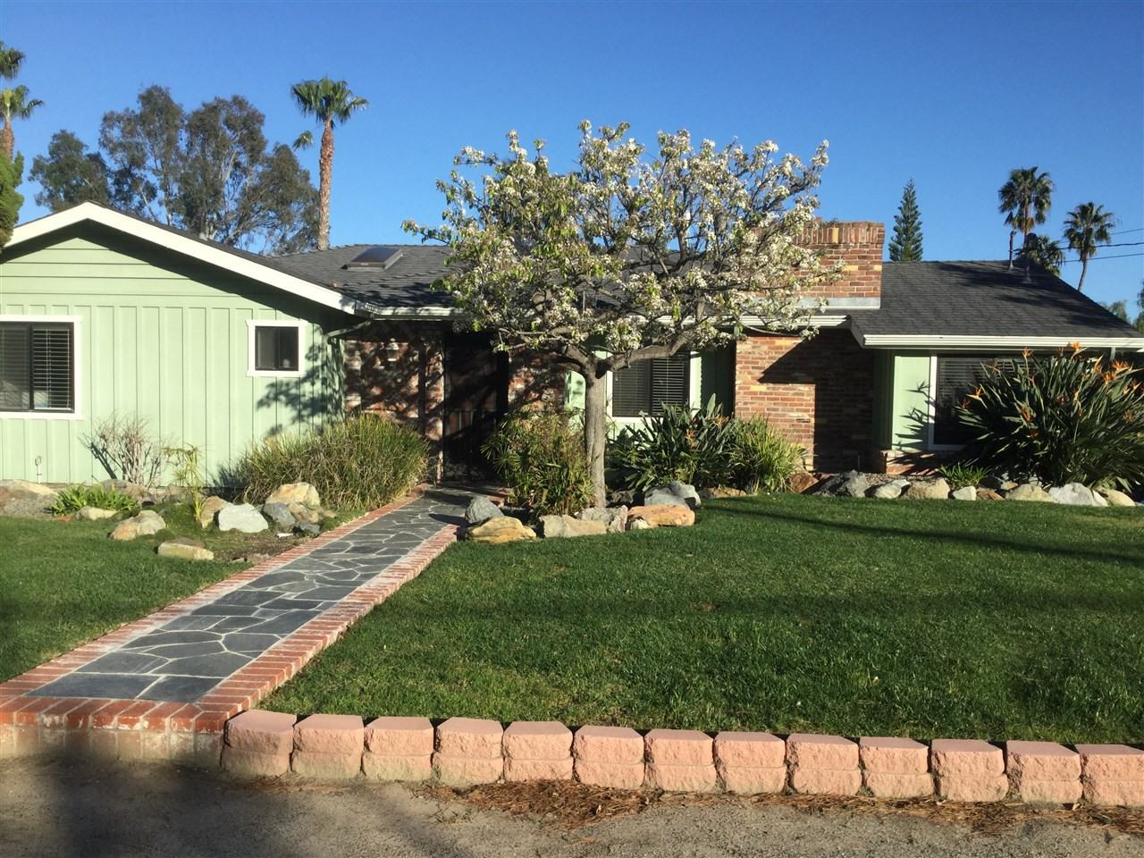 402 Glencrest Dr, Solana Beach, CA 92075 4 Bedroom Apartment for Rent