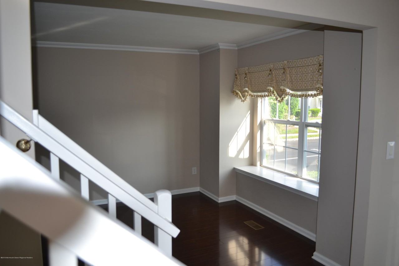 288 Brookfield Dr - Photo 3 of 31