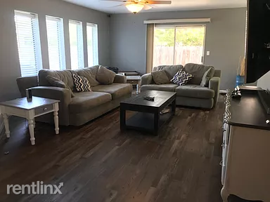 1120 Sonoma Ave - Photo 3 of 9