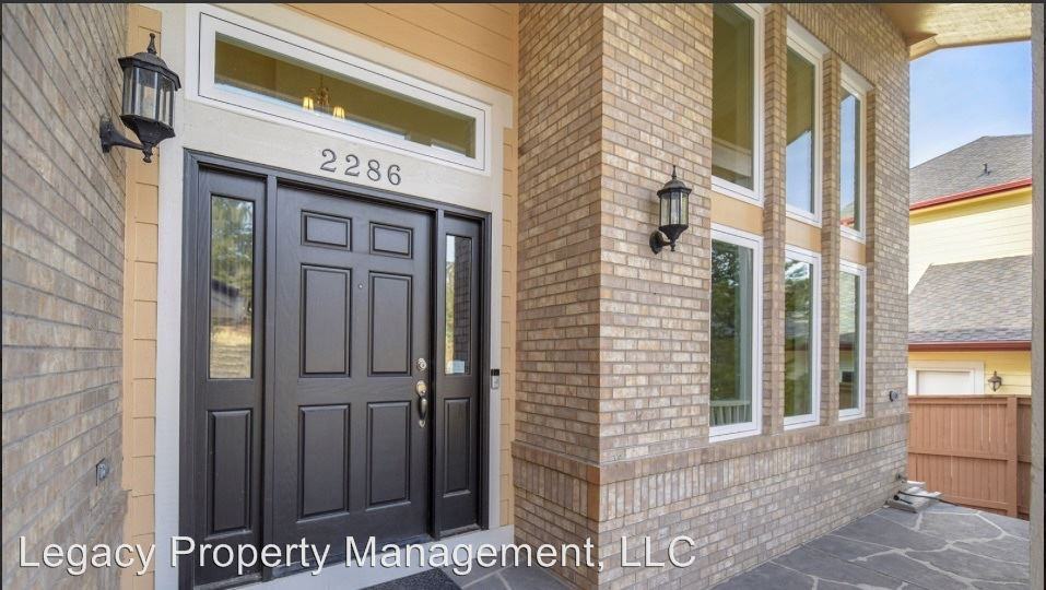 2286 Glenhaven Dr - Photo 3 of 25
