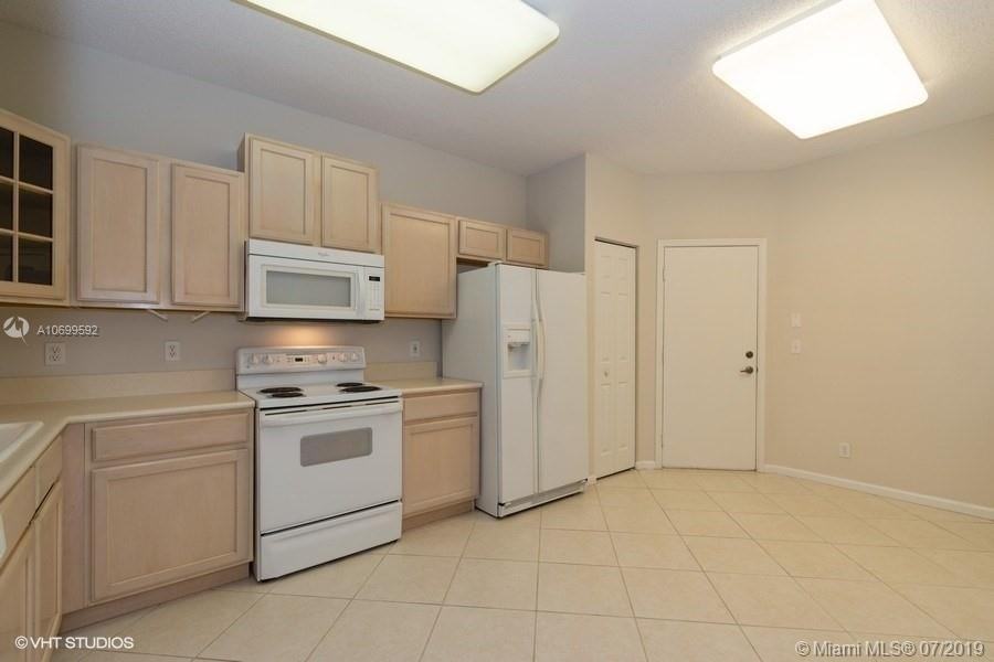 8272 Vía Serena - Photo 2 of 7