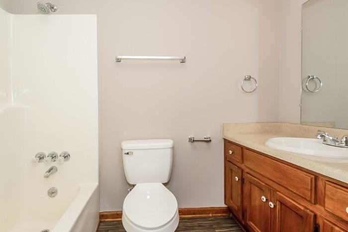 5246 Briarwood Cir - Photo 3 of 8